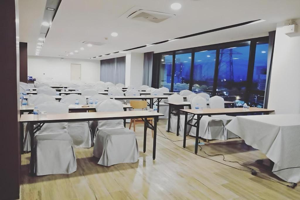 Iwish Hotel Бангкок Экстерьер фото